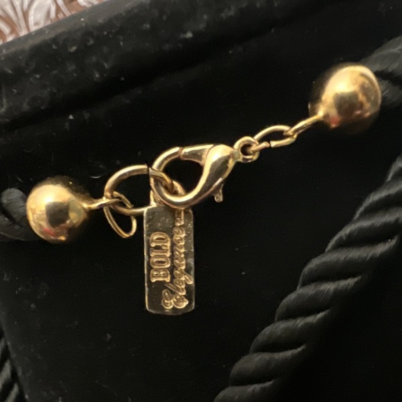 BOLD ELEGANCE Quartz Lion Head cubic zerconia stone, YG watch. Need battery. - Picture 5 of 6